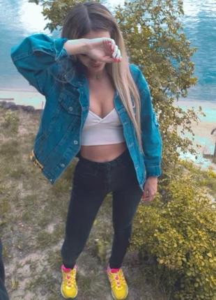 Чорні джинси