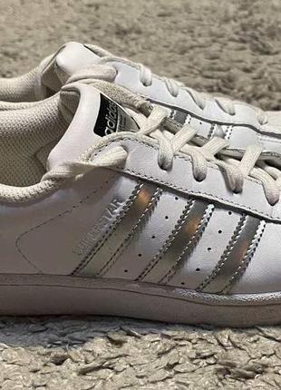 Оригинал.фирменные,кожаные,стильные кроссовки adidas superstar3 фото