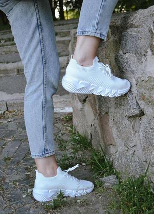 Жіночі кросівки sneakers white v2

женские кроссовки6 фото