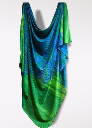 Величезний красивий хустку