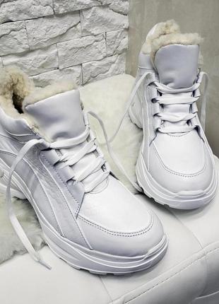 Зимние женские ботинки кожаные кроссовки на платформе внутри овчина белые rose7 фото