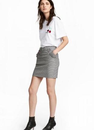Оригинальная короткая юбка от бренда h&m 0571603001 разм. 46