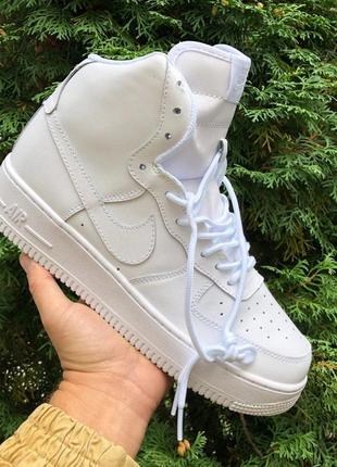 Женские кроссовки nike air force кожаные белые