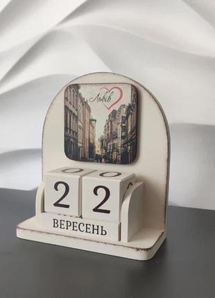 Вечный календарь "львів" настольный деревянный с изображением города львов3 фото