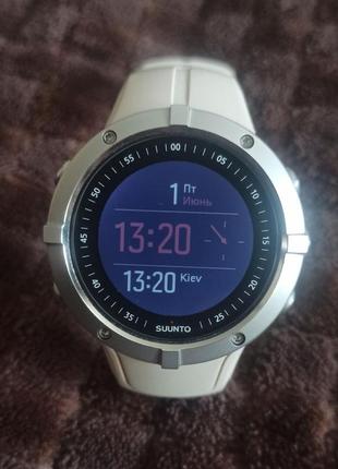 Спортивные gps-часы suunto spartan trainer wrist hr