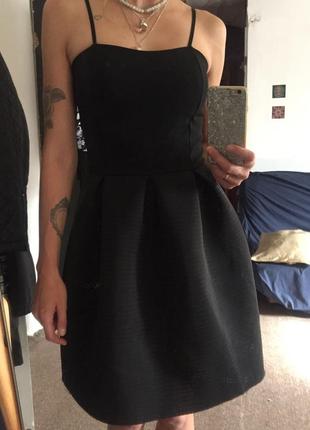 Платье миди с пышной юбкой