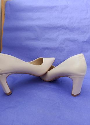 Нюдові туфлі з квадратним носком2 фото