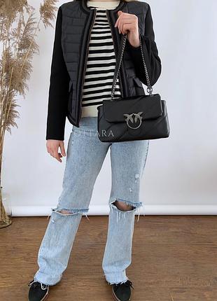 Стильна сумка кросбоді чорна стьобана в стилі пінко