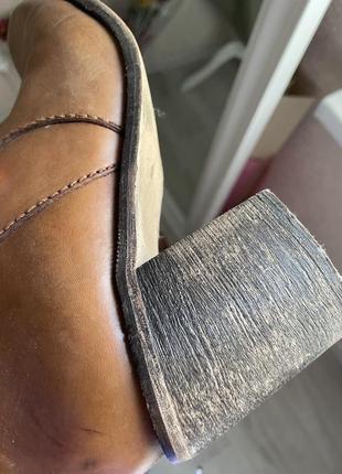 Шкіряні рижі коричневі чоботи на товстому каблуці жокейський стиль5 фото
