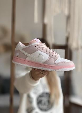 Жіночі кросівки nike sb dunk low pink bird1 фото