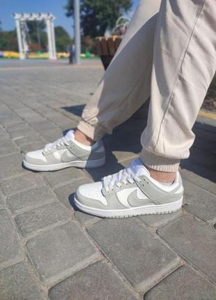 Демисезонные женские бело-серые кроссовки nike жіночі сіро-білі кросівки nike4 фото