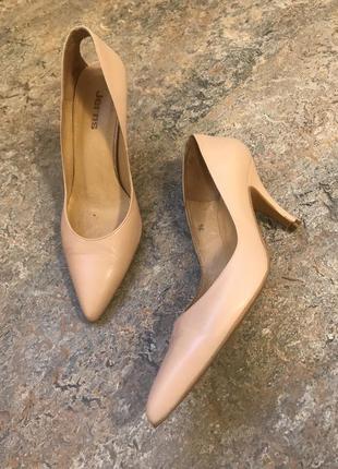 Нюдовые туфли лодочки кожаные jerns