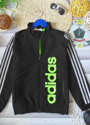 Лёгкая ветровка adidas