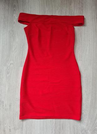 Плаття червоне