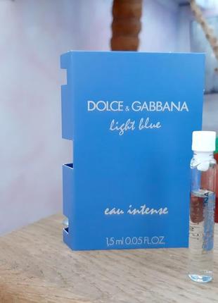 Dolce & gabbana light blue eau intense✨оригинал миниатюра пробник mini vial spray 1,5 мл книжка3 фото