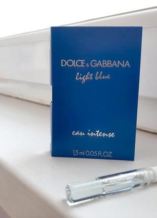 Dolce & gabbana light blue eau intense✨оригинал миниатюра пробник mini vial spray 1,5 мл книжка9 фото