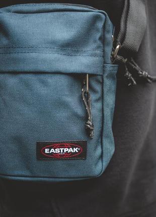 Eastpak сумка месенджер2 фото