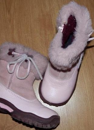 Фірмові сапожечки для маленької леді