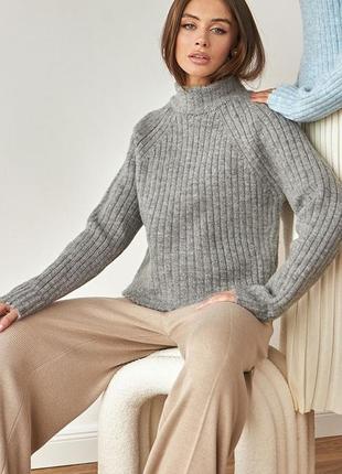 Женский серый укороченный свитер под шею, в составе шерсть и мохер 42-483 фото