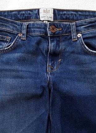 Крутые джинсы в модной тенденции2 фото