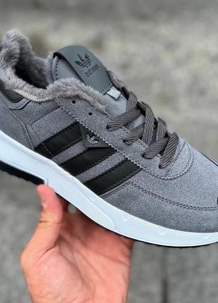 Чоловічі кросівки adidas утеплені10 фото