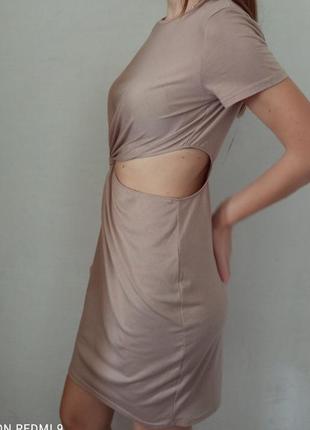 Платье с вырезом на талии3 фото