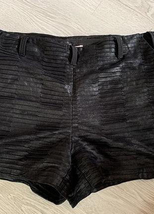 Шорти под кожу