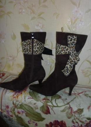 Чоботи з натуральної замші з модною обробкою - леопард, бренд  van dal