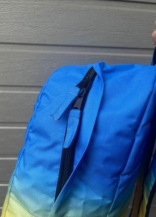 Легкий та функціональний рюкзак у кольорах державного прапора україни.5 фото