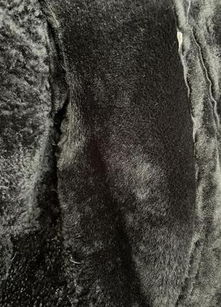 Натуральна жіноча дублянка , розмір м, на блискавці.