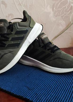 Фирменные кроссовки adidas!!!