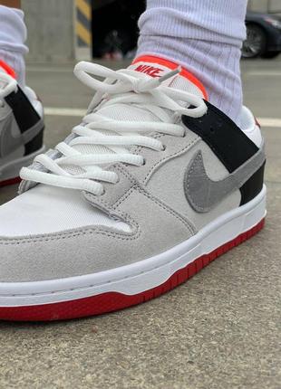 Жіночі кросівки nike dunk low grey red5 фото