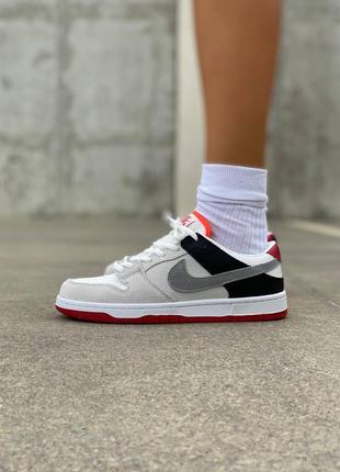 Жіночі кросівки nike dunk low grey red8 фото