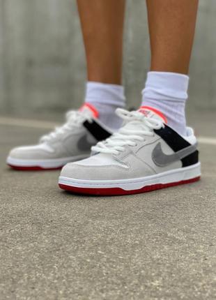 Жіночі кросівки nike dunk low grey red9 фото