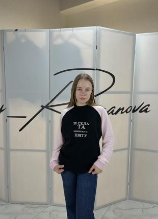 Свитшот женский с вышивкой5 фото