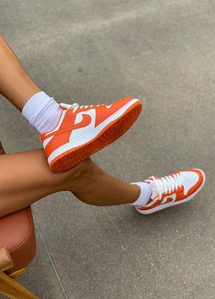 Жіночі кросівки nike sb dunk low orange white / smb9 фото