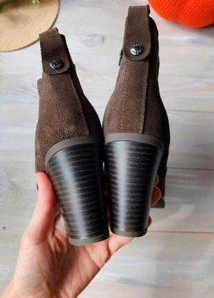 Коричневі замшеві черевики чоботи ботильйони geox4 фото