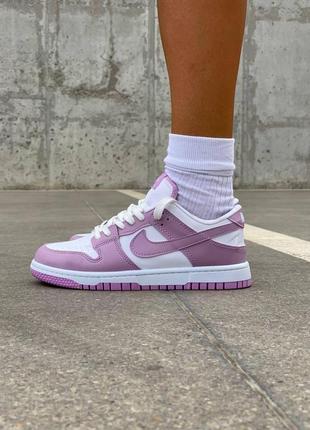 Жіночі кросівки nike sb dunk low purple white1 фото