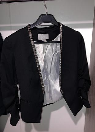 Чорний піджак класичного вільного крою від h&m розмір xs