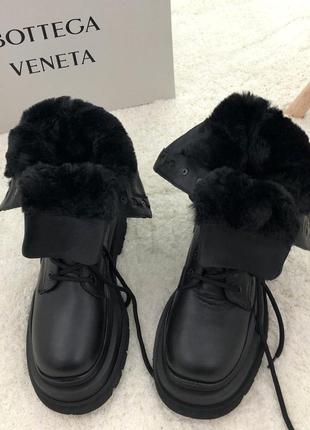 Bottega veneta black fur зимние массивные ботинки берцы с толстым мехом ботега венета с шнуровкой чорні масивні черевики сапожки натуральная кожа7 фото