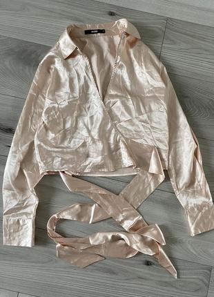 Блуза атласна пудра на зав‘язках на запах рубашка