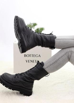 Bottega veneta black fur зимние массивные ботинки берцы с толстым мехом ботега венета с шнуровкой чорні масивні черевики сапожки натуральная кожа2 фото