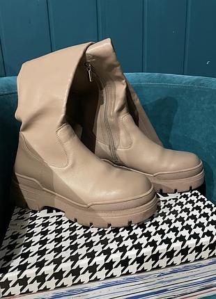 Ботфорти, сапоги, високі. беж, нюдові.