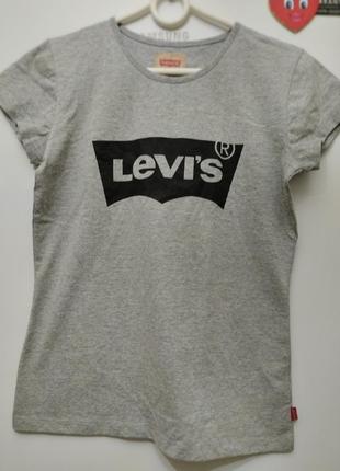Жіноча футболка бренду levi's3 фото