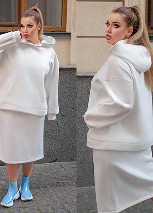 Костюм  тканина: трикотаж трохнитка на флісі (м'який)
колір: білий, чорний