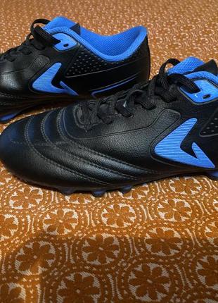 Футбольні бутси 38 розмір