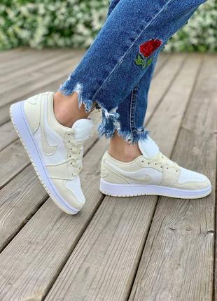 Жіночі кросівки nike air jordan retro 1 low ivory2 фото