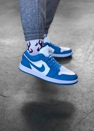 Жіночі кросівки nike air jordan retro 1 low blue white 2