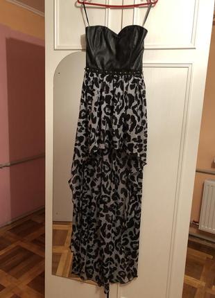 Шикарное платье с длинным шлейфом2 фото