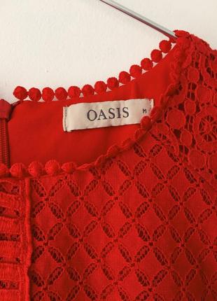 Хлопковое кружевное платье красного цвета британского бренда oasis5 фото